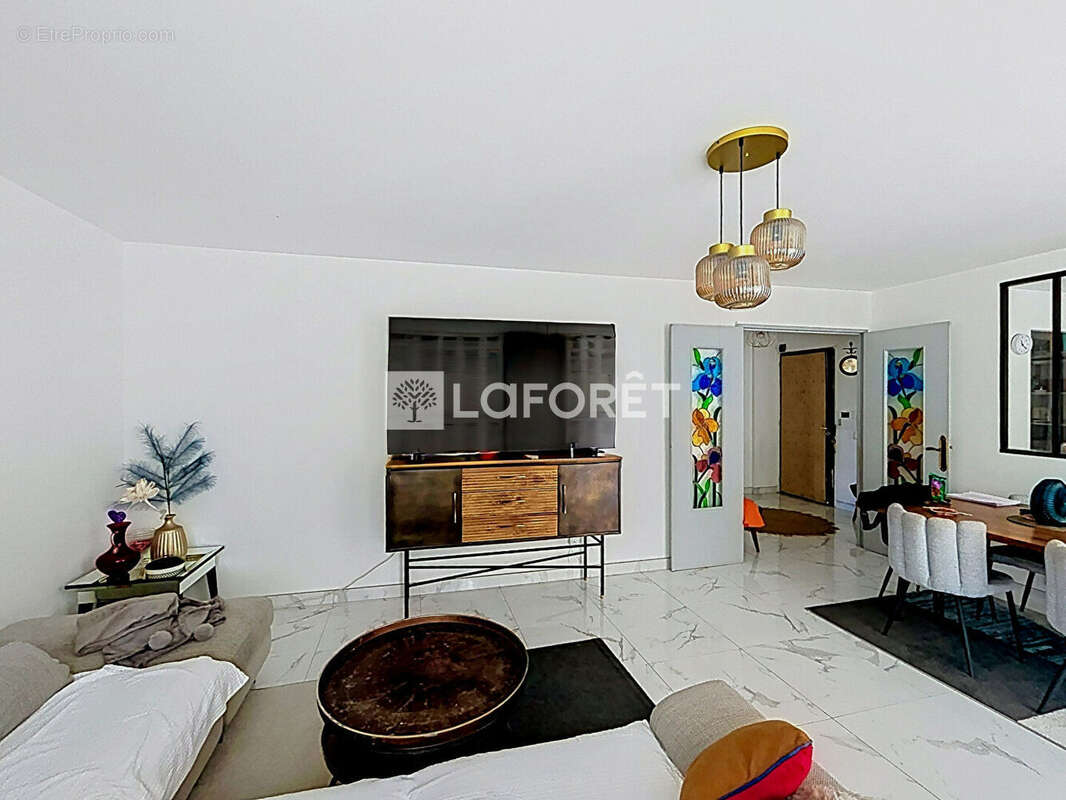 Appartement à MARSEILLE-4E