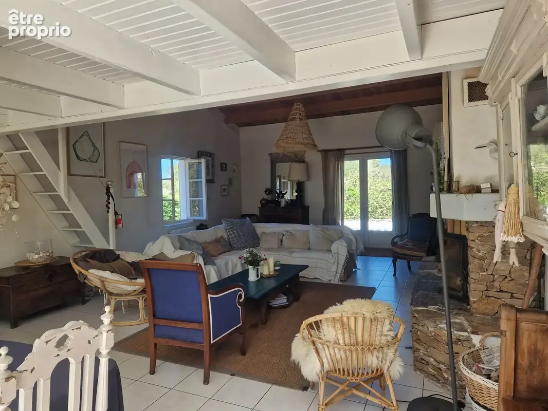 Maison familiale en bon état au centre de l'Ile - photo 5