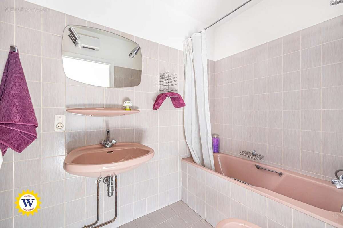 Appartement à SAINT-LAURENT-DU-VAR