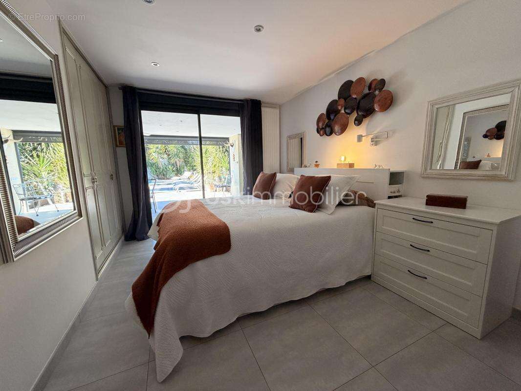 Maison à SAINT-LAURENT-D'AIGOUZE