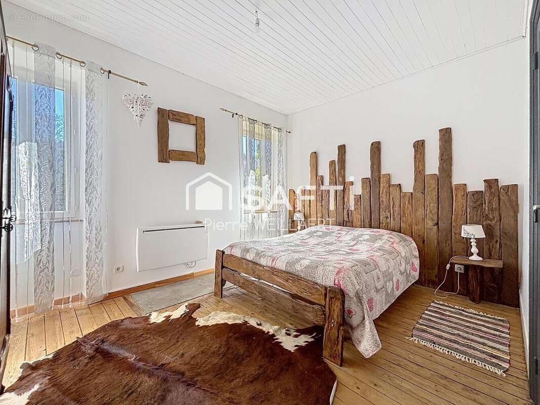Maison 240 m² à Gluiras  - photo 2