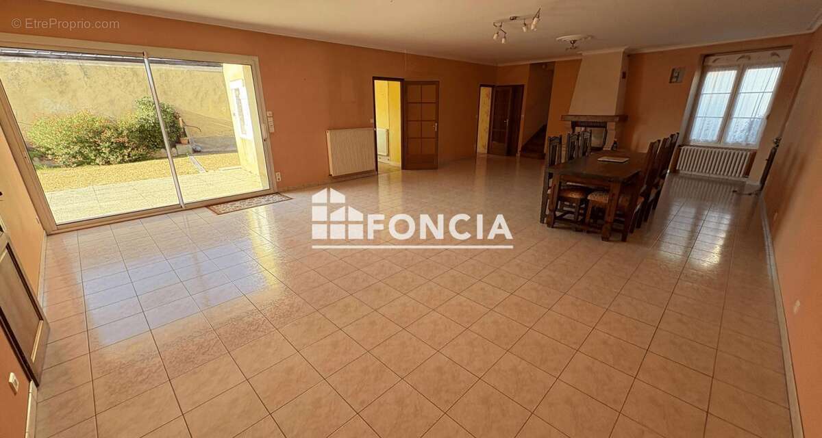 Maison à SAVIGNE-L&#039;EVEQUE