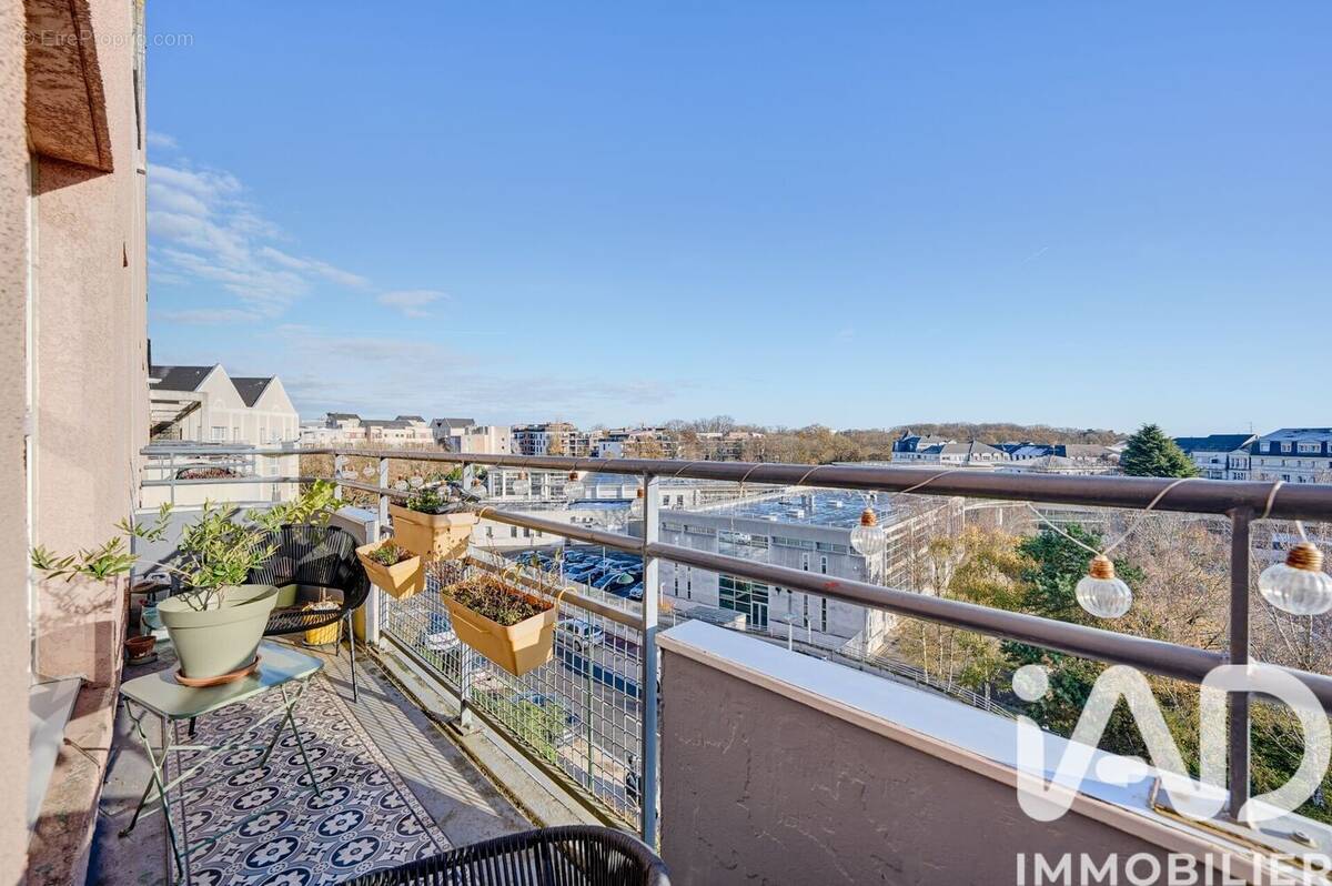 Photo 1 - Appartement à LE PLESSIS-ROBINSON