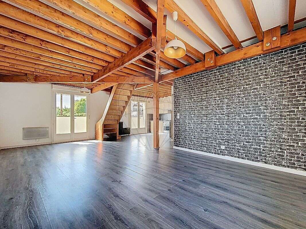 Appartement à PONT-SUR-YONNE