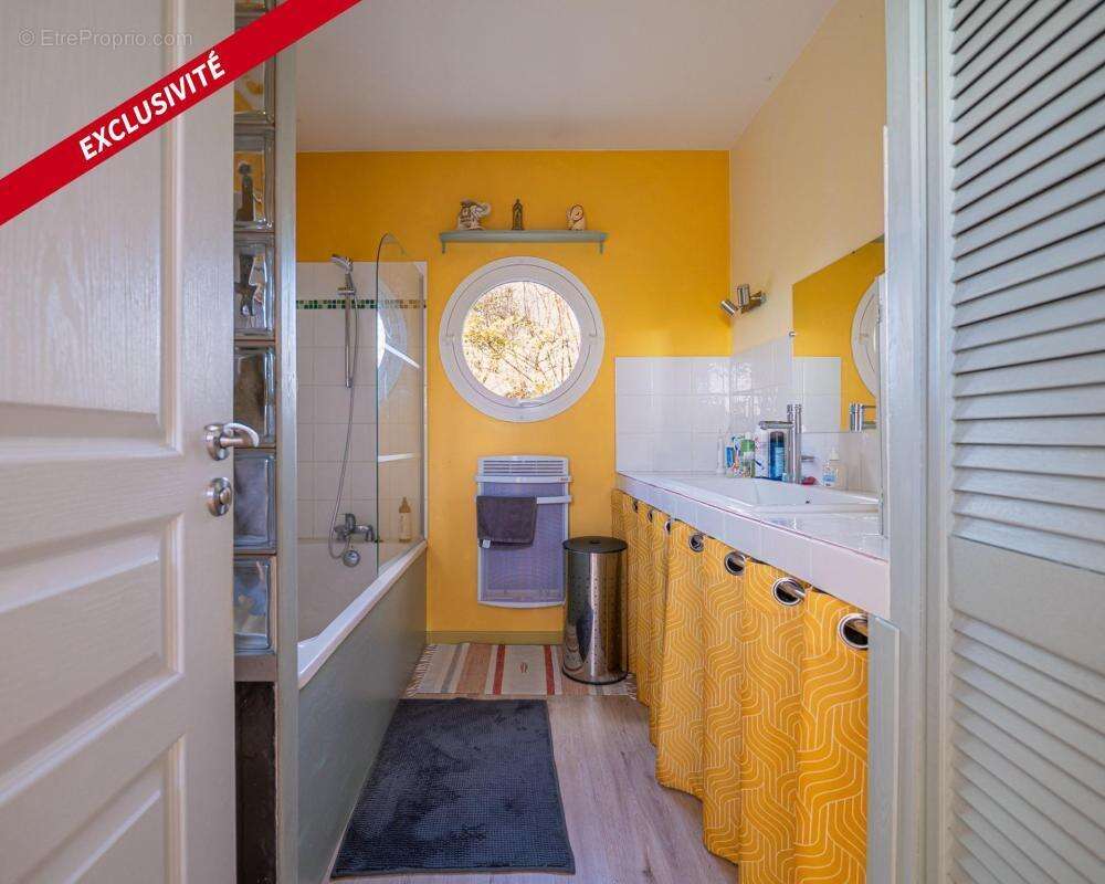 Maison à FRESNAY-SUR-SARTHE