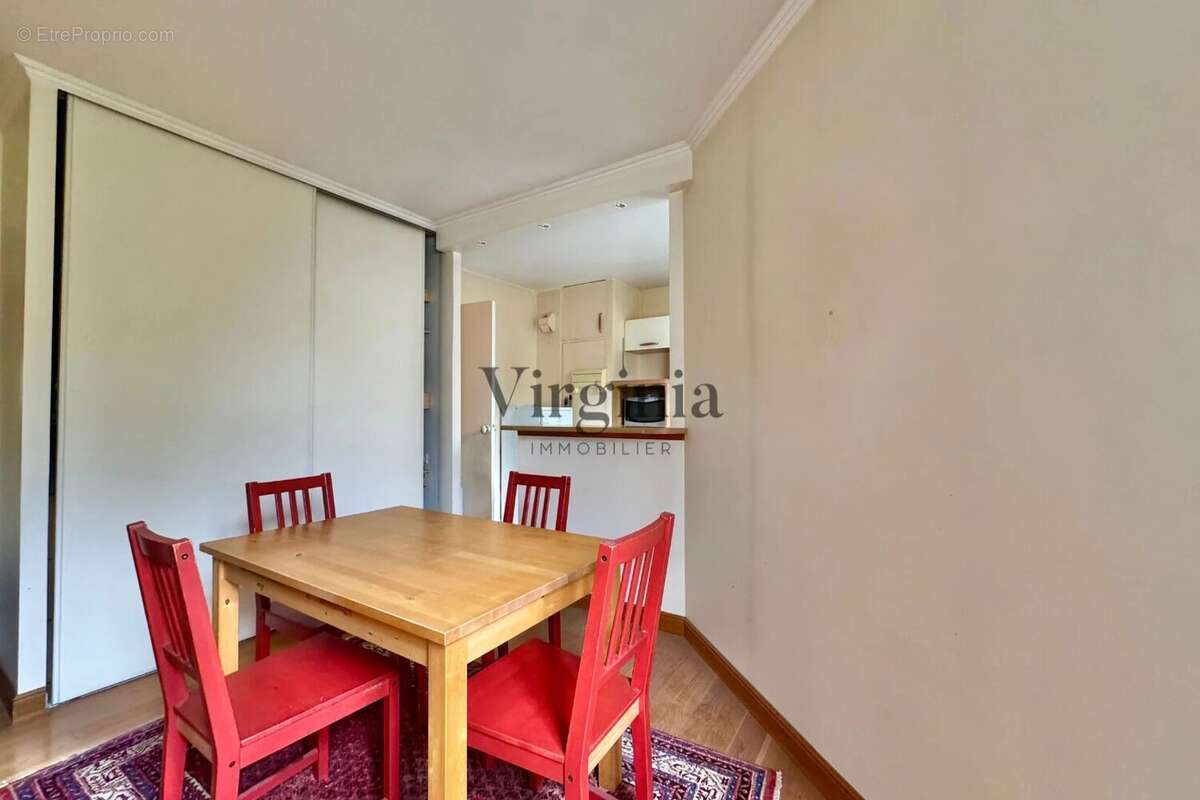 Appartement à CHARENTON-LE-PONT