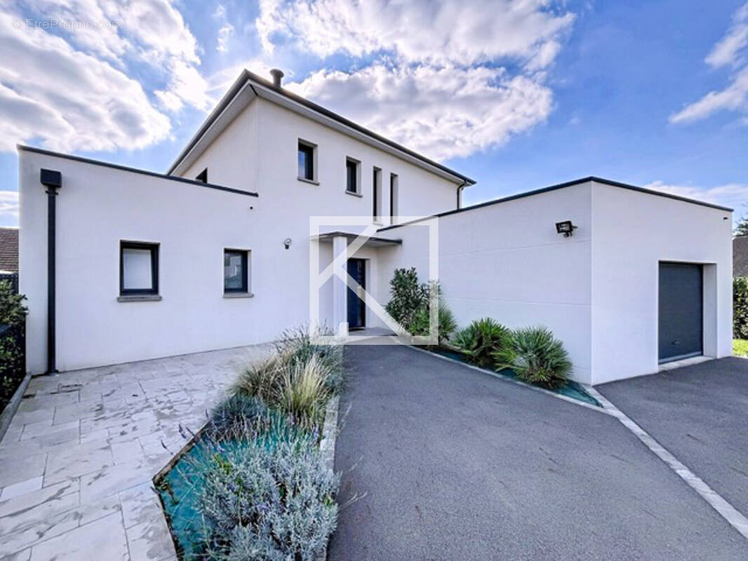 Maison à CHANGE