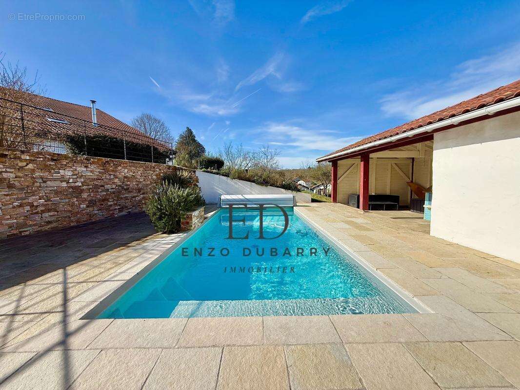 Maison à BASSUSSARRY