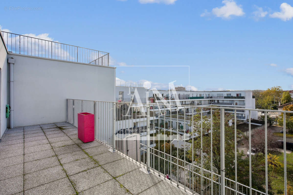 Appartement à NANTERRE