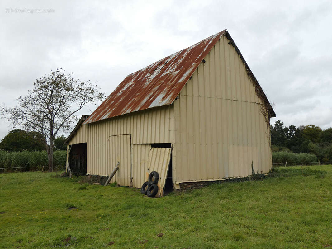 Maison à SAINT-HILAIRE-DU-HARCOUET