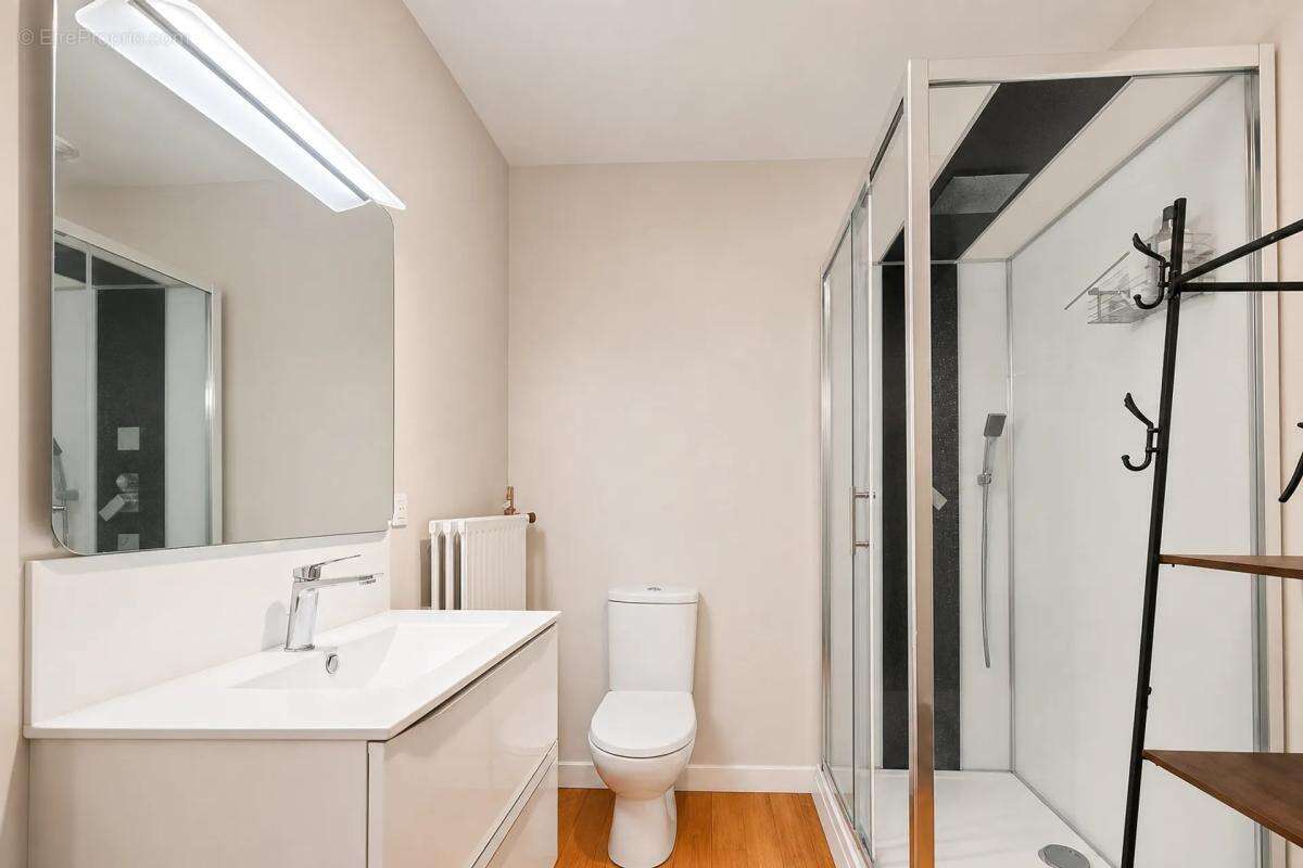 Maison de 7 pièces de 216 m² à Floirac - photo 9