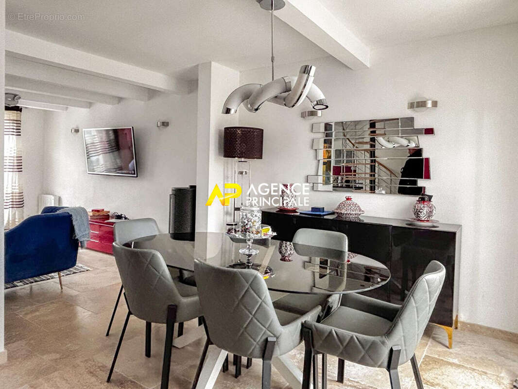 Maison à SARTROUVILLE