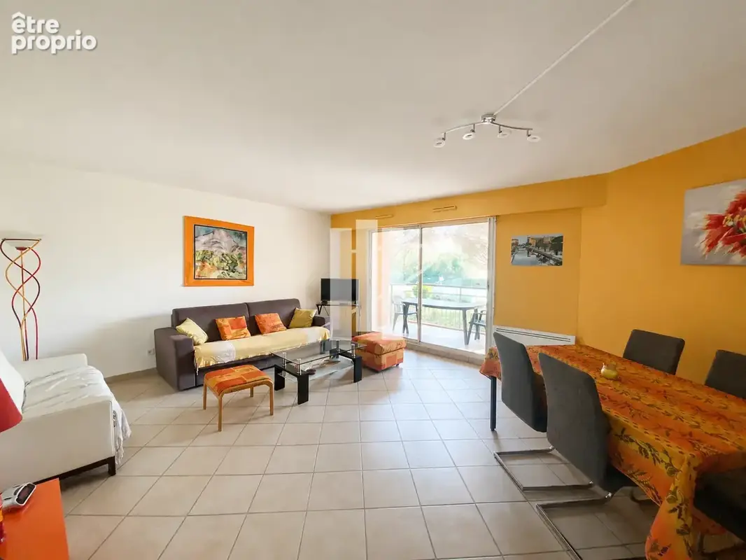 Frejus - Appartement 3 pièces de 80 m2 avec terrasse, piscine, tennis, cave et parkings - photo 4