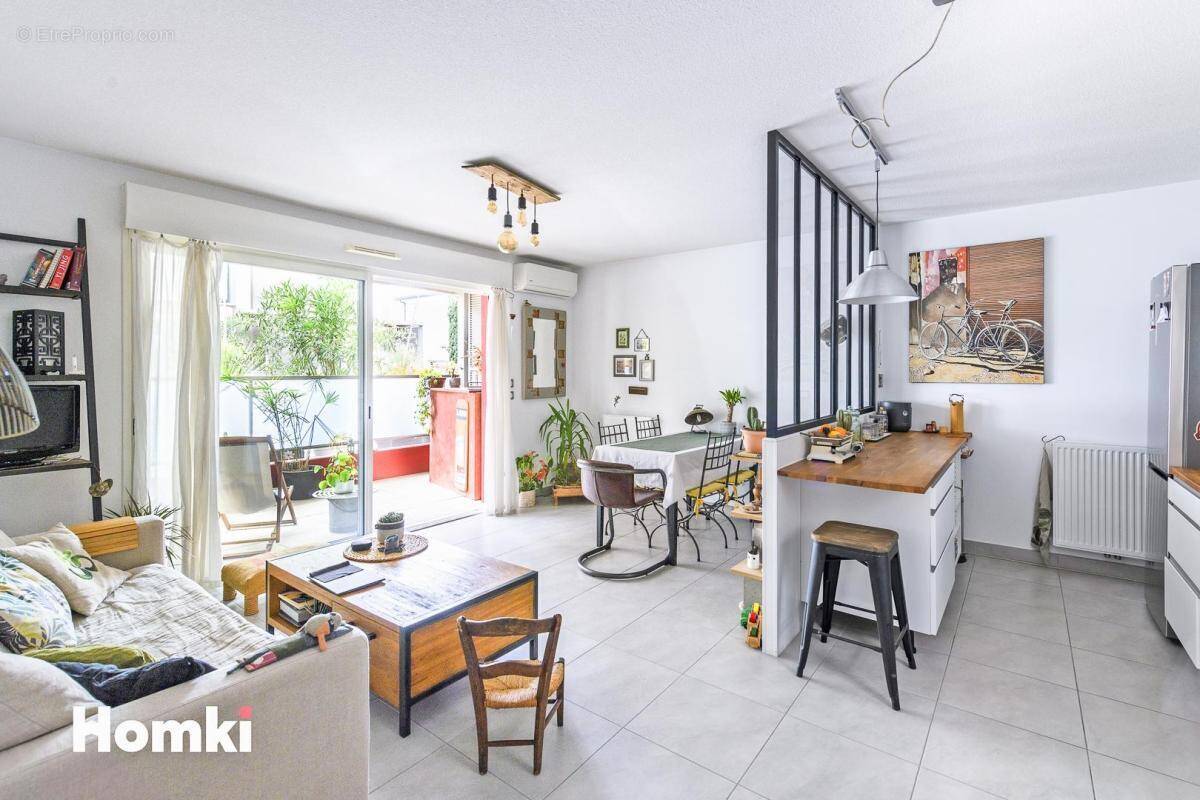 Appartement à MAUGUIO