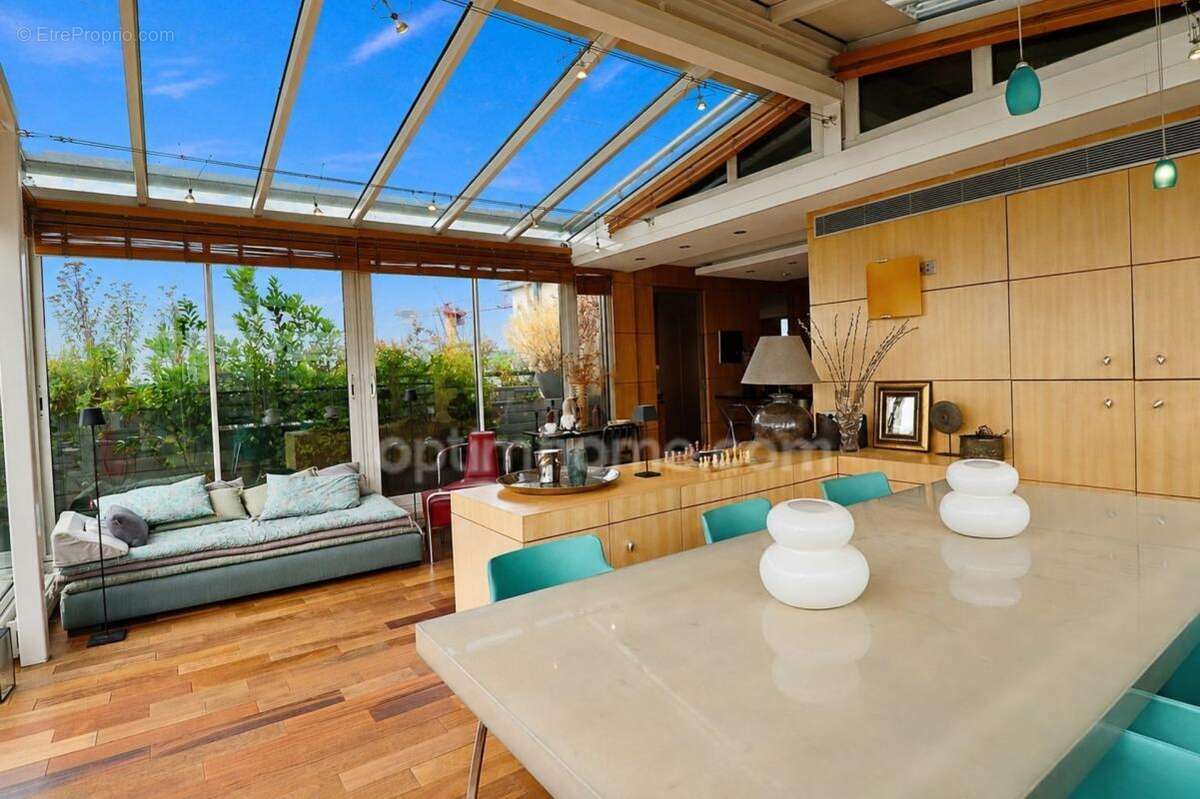 Appartement à vendre 6 pièces Charenton-le-Pont – Métro Valmy – Duplex 171 m² – Dernier étage – Terrasse 100 m² – Vue excepionne - photo 5