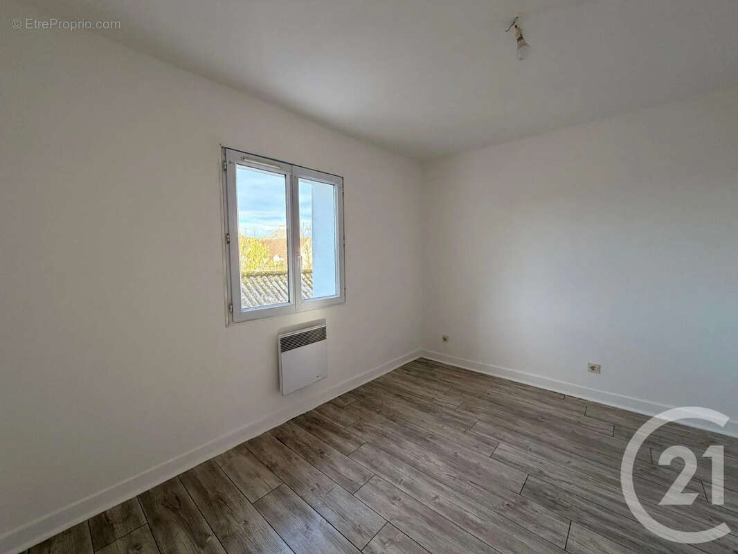 Appartement à LONGPERRIER