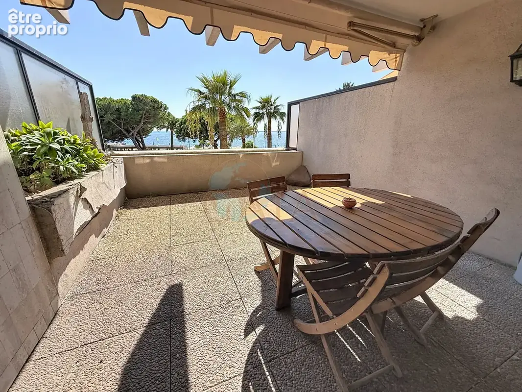 Juan les pins center bay vaste 2p 60m2 face mer garage - photo 2