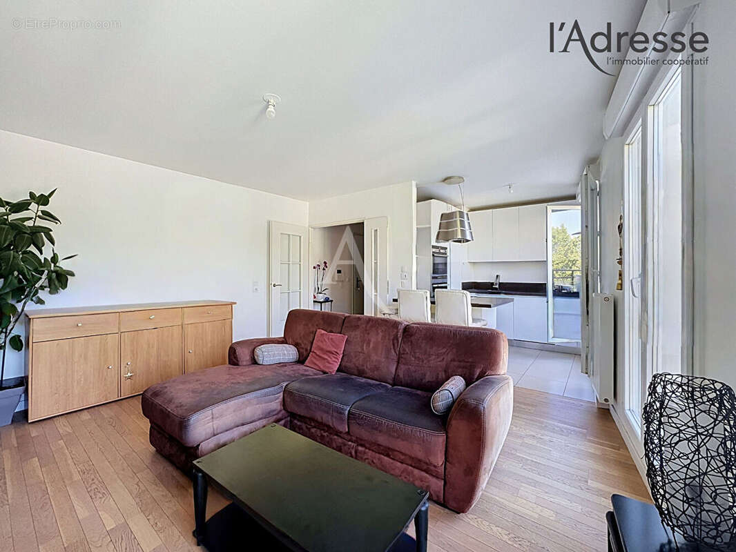 PUTEAUX/ République - Appartement 3 pièces 62m² - 1 Terrasse 16m²  - 1 Parking - 1 Cave - photo 3