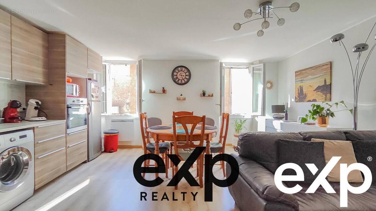 Appartement à VINS-SUR-CARAMY