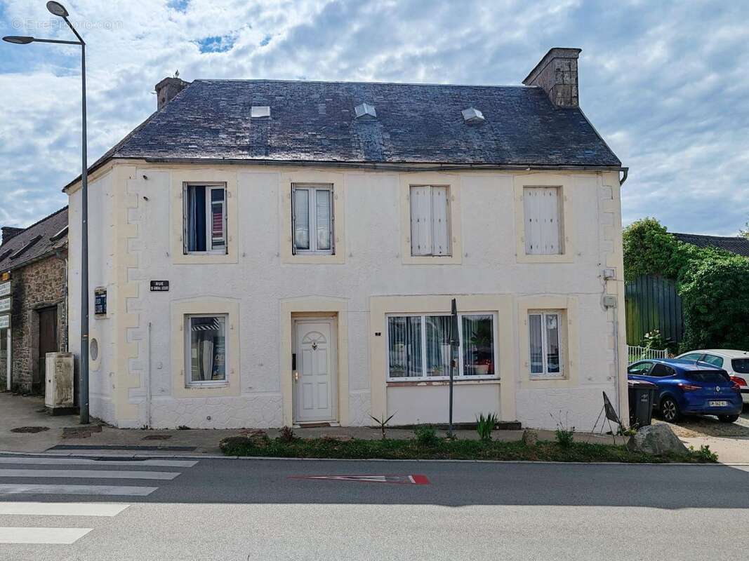 Maison à PLOUNEOUR-MENEZ