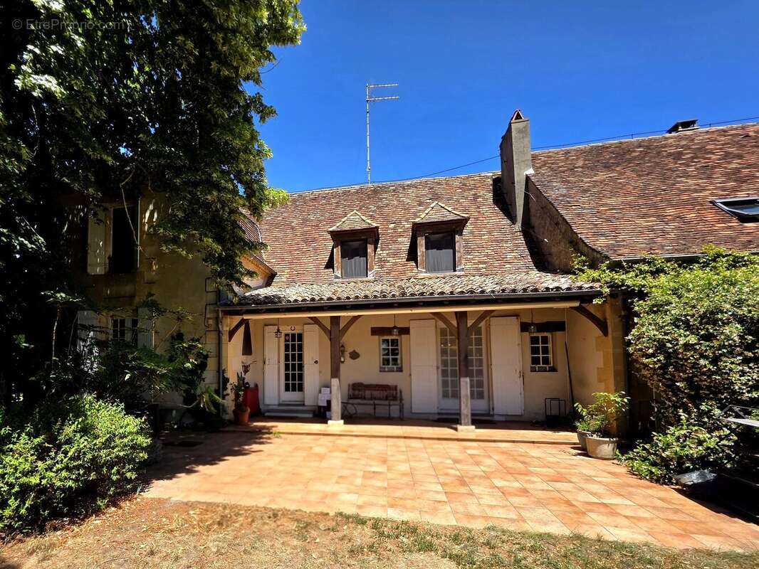 Ferme de style périgordien avec opportunités commerciales - photo 18