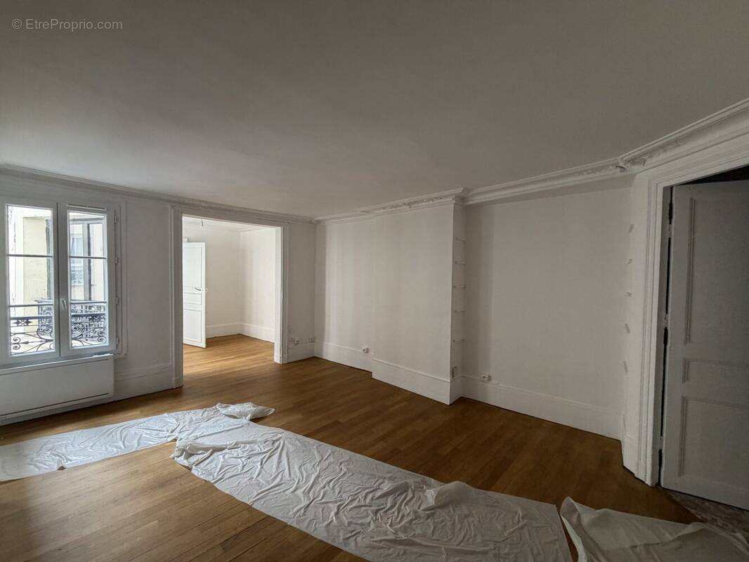 Appartement à PARIS-3E
