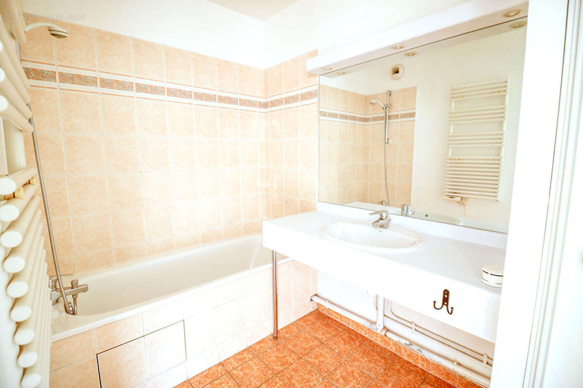Appartement à MONTROUGE