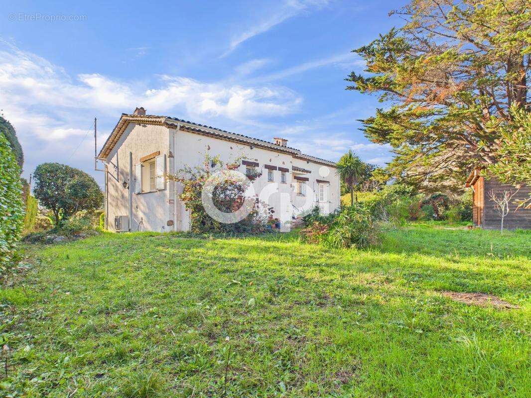 Maison à MANDELIEU-LA-NAPOULE