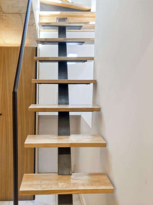 Elégant appartement avec prestations haut de gamme à proximité immédiate de Pey Berland - photo 12