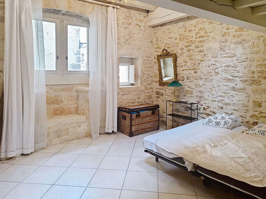 Maison à VILLENEUVE-LES-AVIGNON