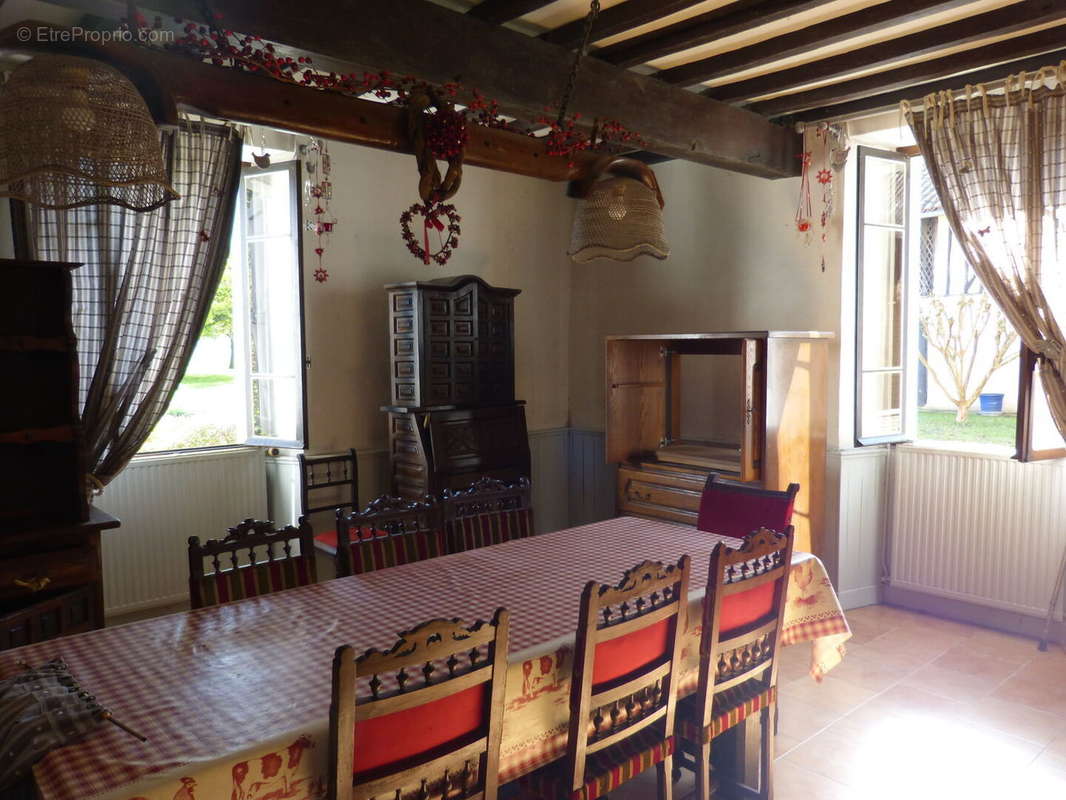 m sam da - Maison à BARCUGNAN