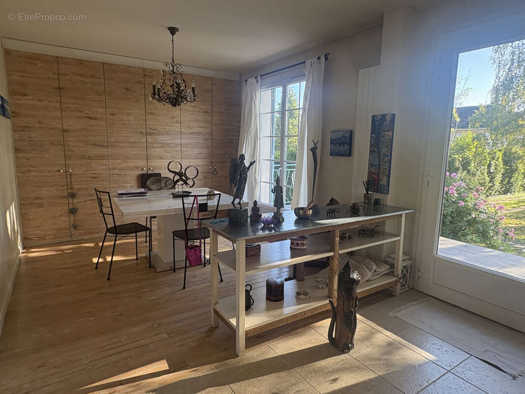 Maison à SAINT-JULIEN-LES-VILLAS