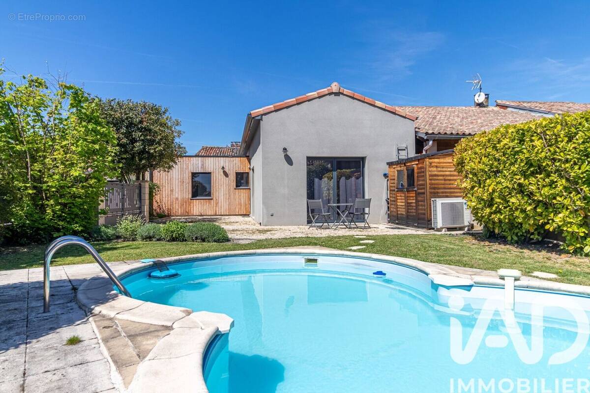 Photo 1 - Maison à MIRABEL