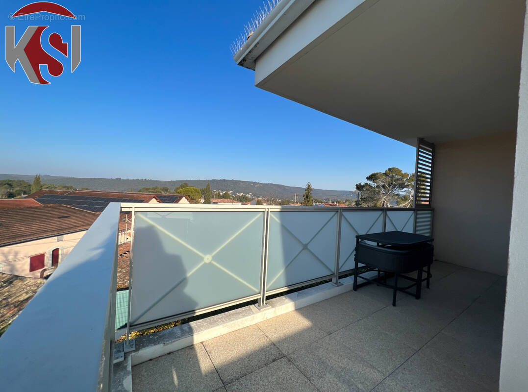 Appartement à SEILLONS-SOURCE-D'ARGENS
