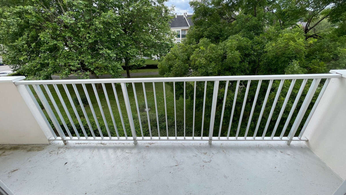 Appartement à SAINT-CYR-SUR-LOIRE