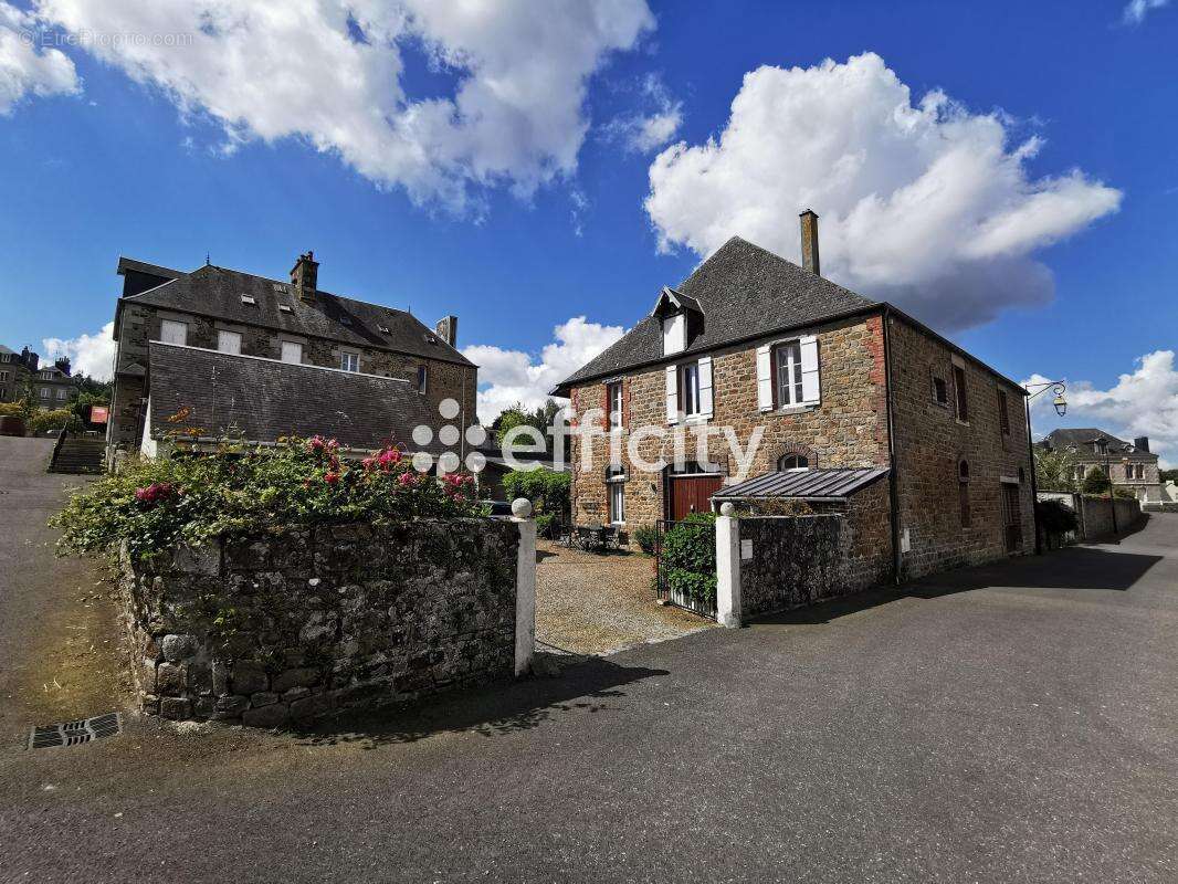 Maison 240 m² à Saint-Sever-Calvados  - photo 2