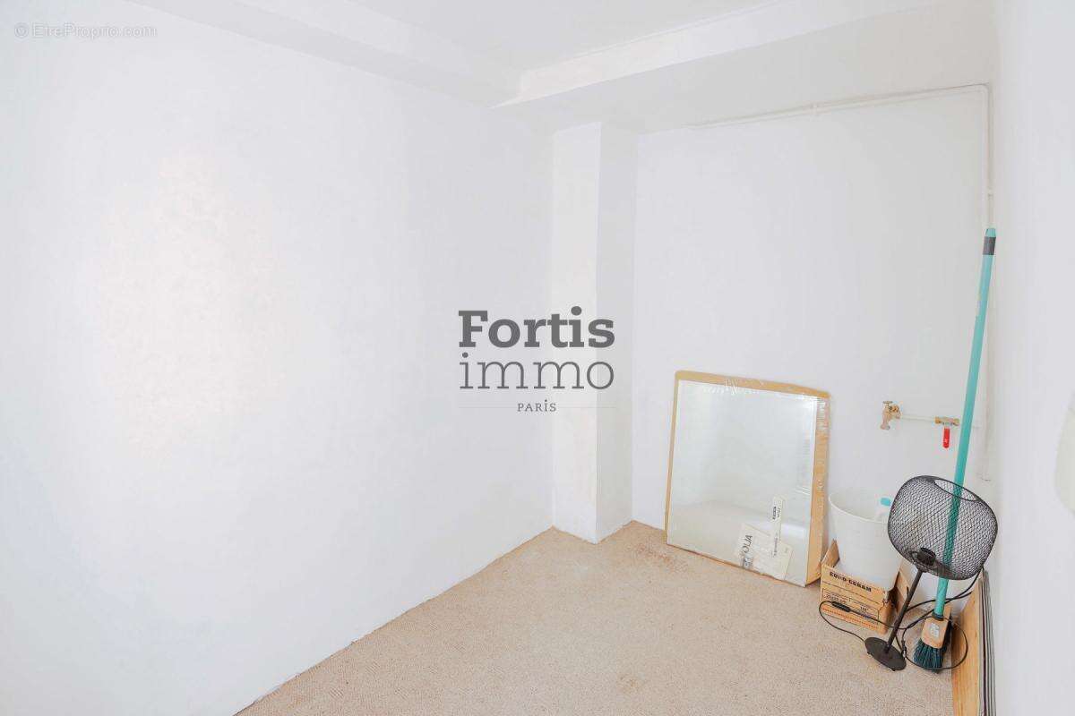 Appartement à PARIS-3E