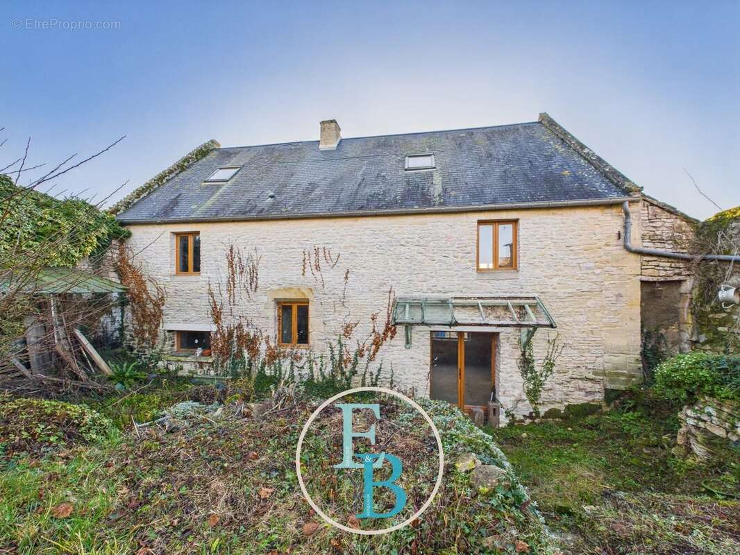 Maison à COLOMBIERS-SUR-SEULLES