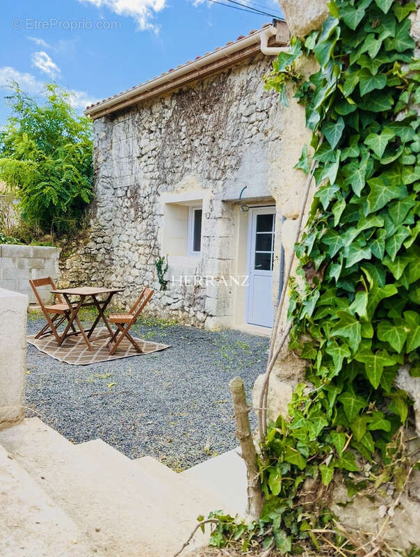 Maison à SAINT-MICHEL-DE-FRONSAC