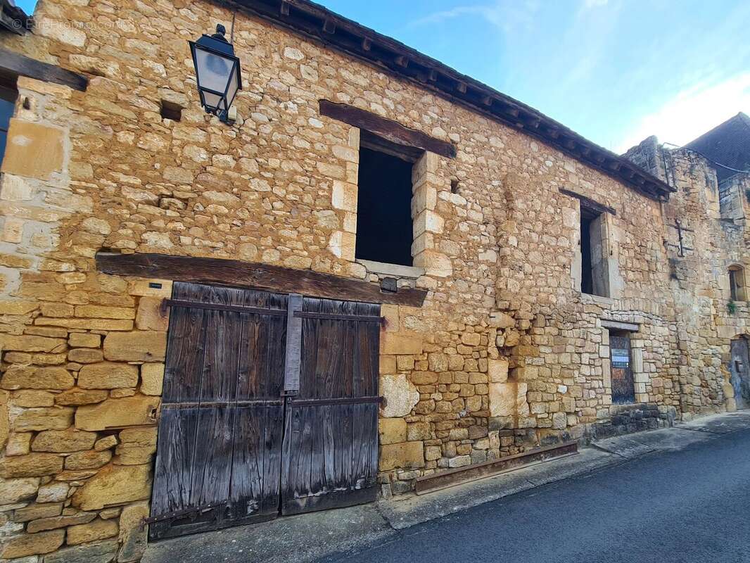 Maison à CENAC-ET-SAINT-JULIEN