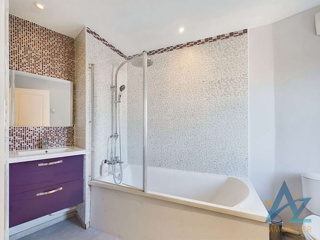 Maison à COLLEVILLE-MONTGOMERY