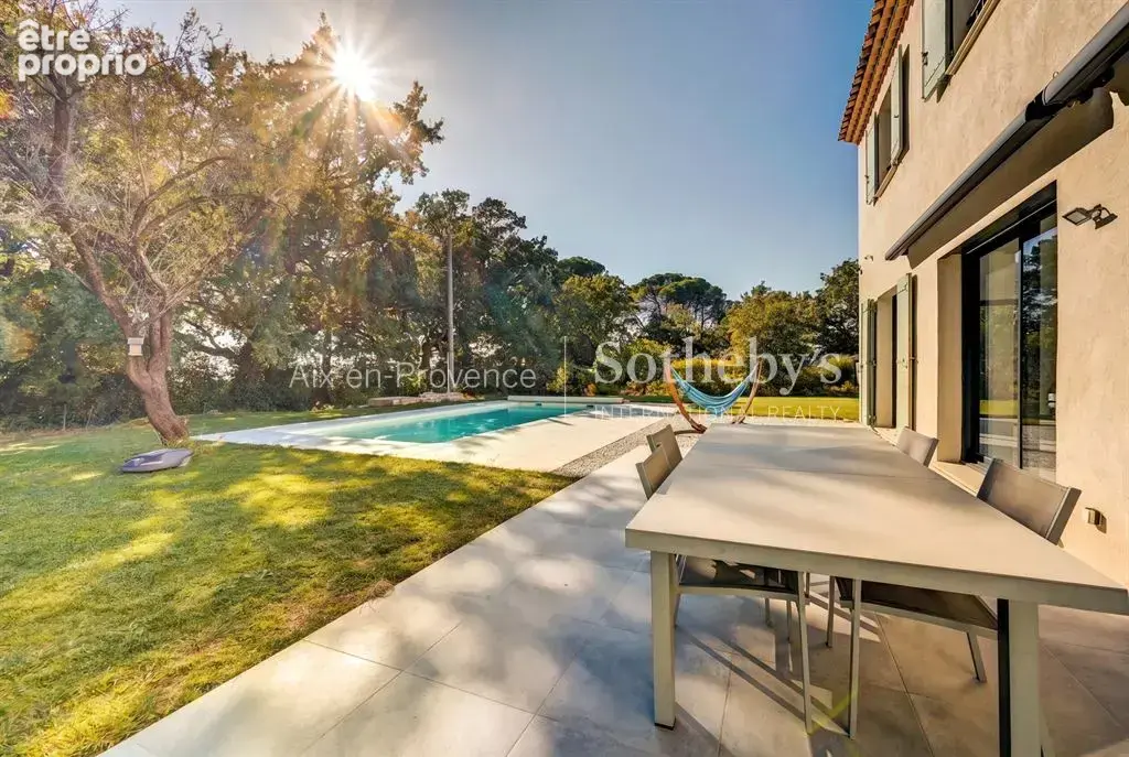 Maison familiale 200 m² sur 2100 m² à vendre à l'ouest d'Aix-en-Provence - photo 16