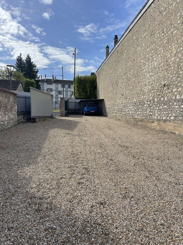 Terrain à BONNIERES-SUR-SEINE