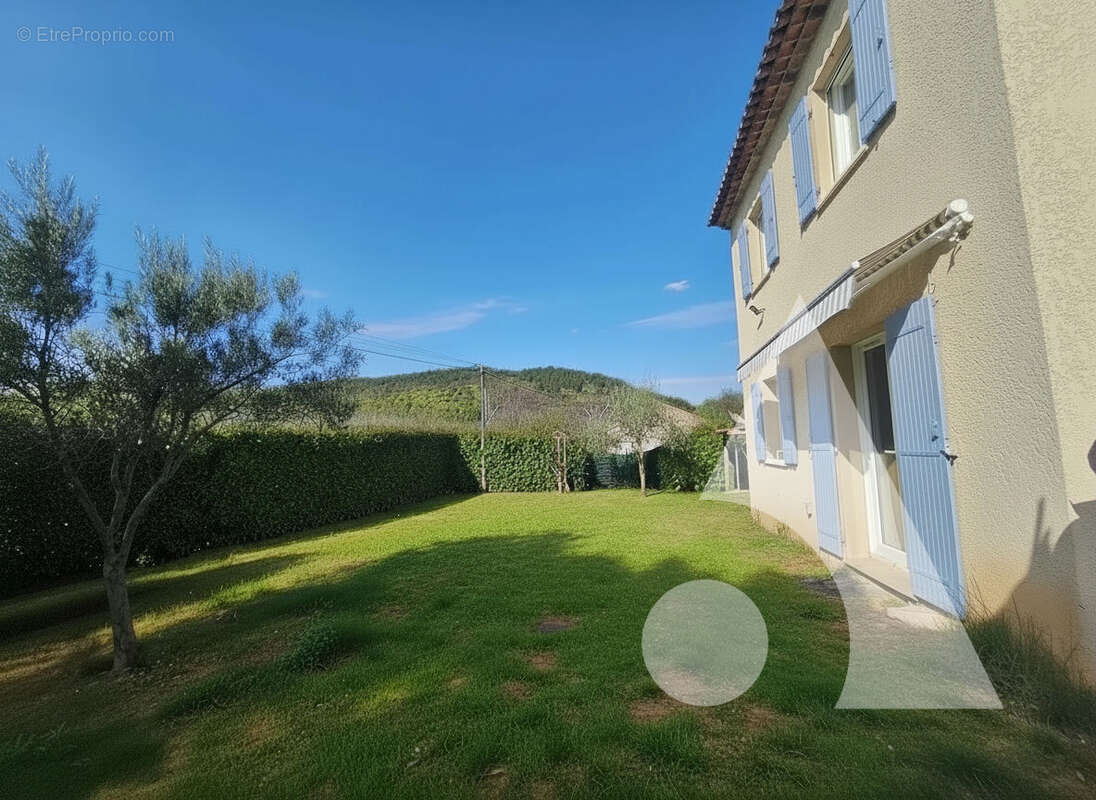 Maison à ENTRECASTEAUX