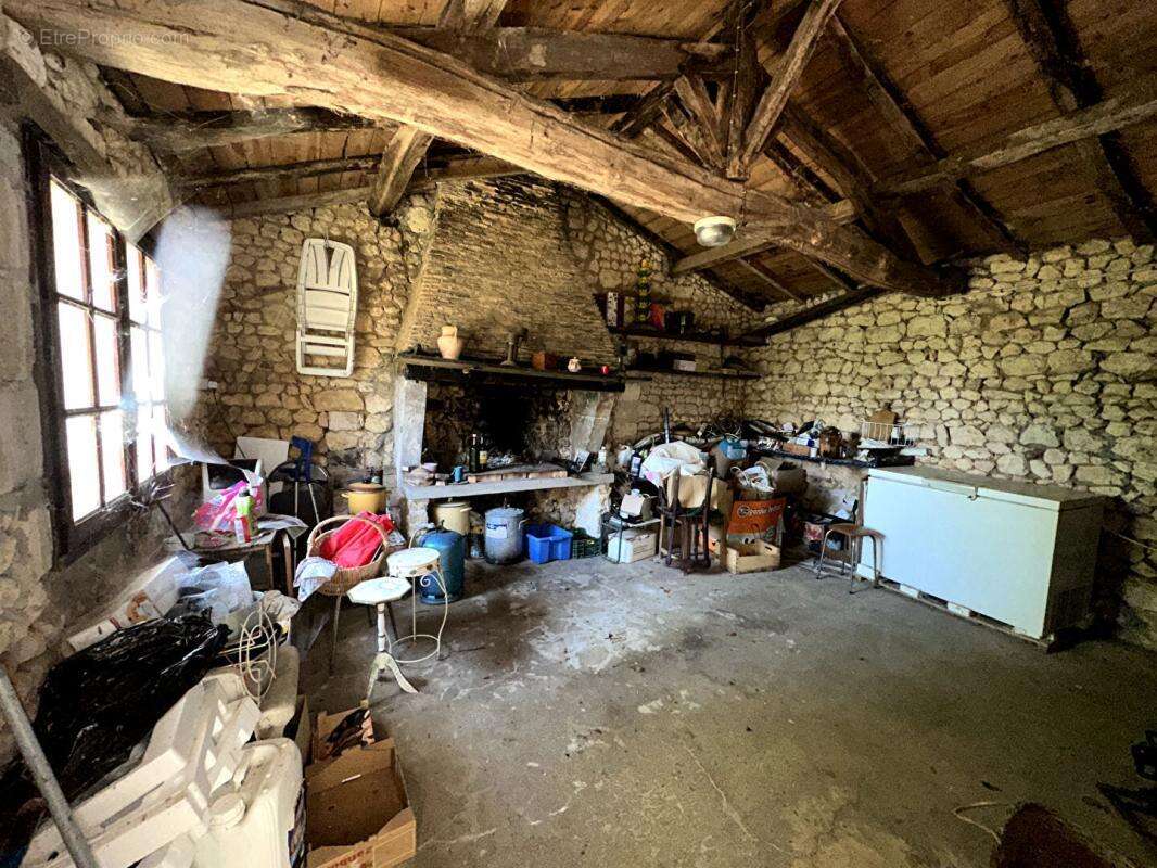 Maison en pierre 8 pièces 242 m2 avec grand terrain - photo 14