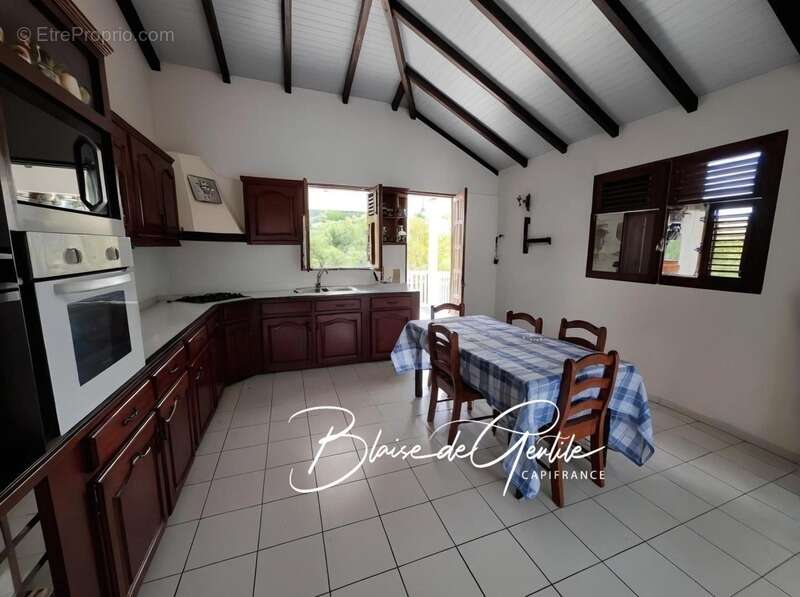 Maison à BAIE-MAHAULT