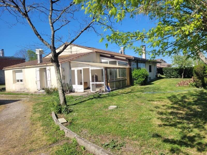 Maison à CUSSAC-FORT-MEDOC