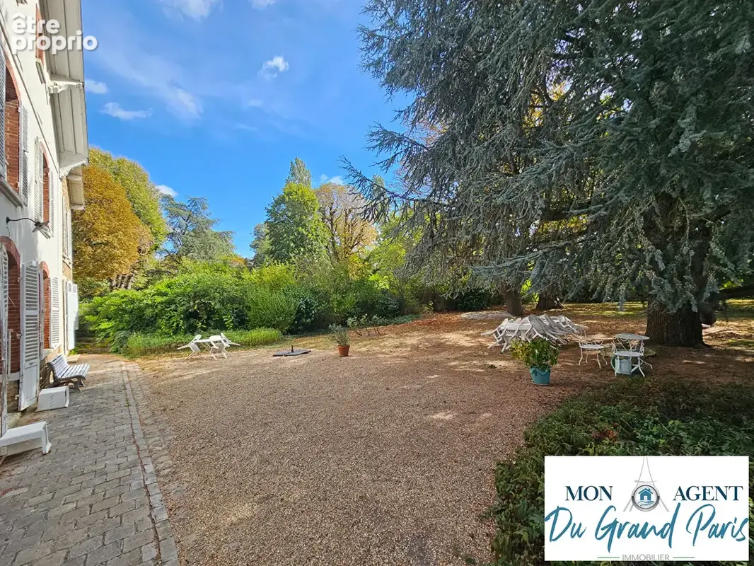 Maison de caractère avec un potentiel de 620m2 et garage 106m2 sur terrain 1800m2 env - a Toussus Le Noble proche Buc Plateau de - photo 21