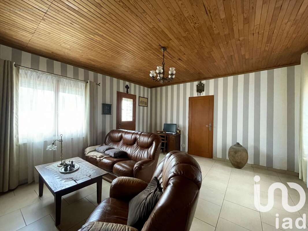 Photo 3 - Maison à COULLEMELLE