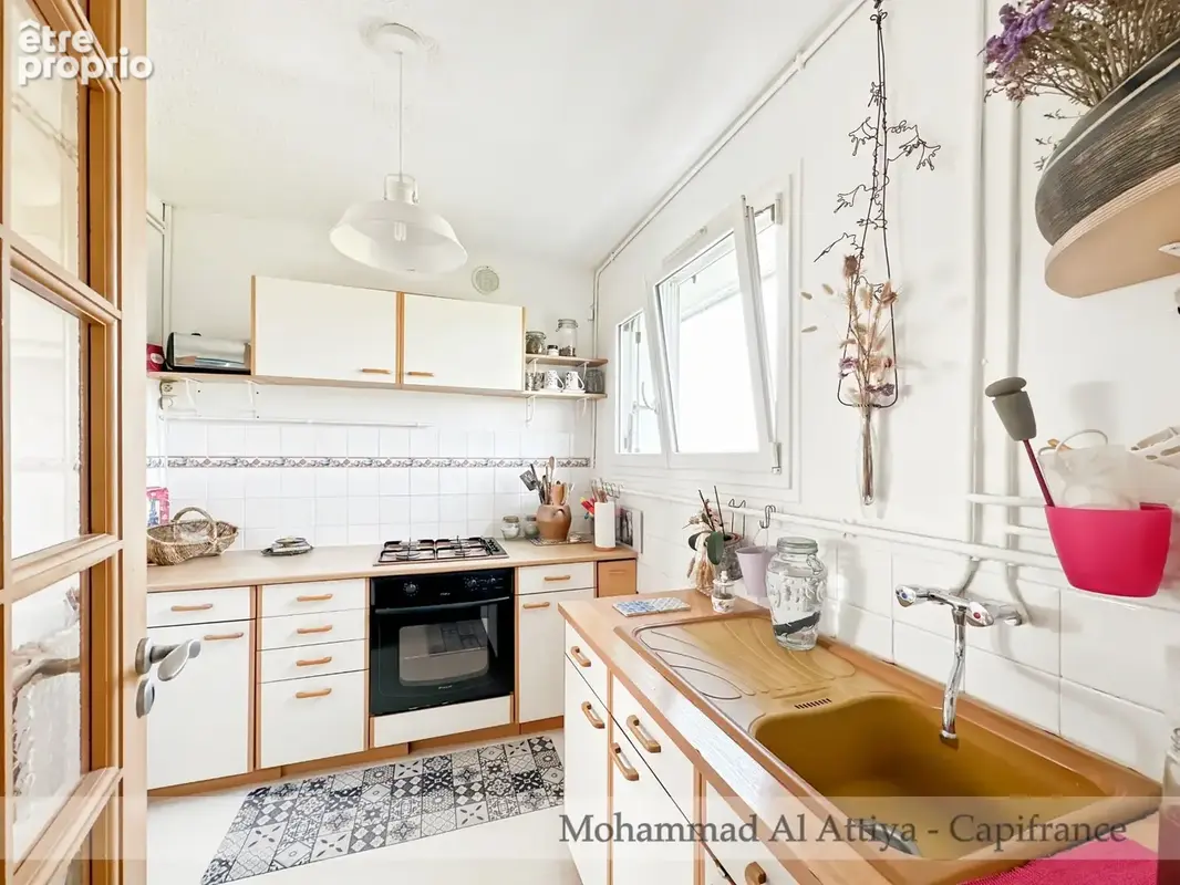 À vendre à La Rochelle, Appartement 3 pièces de 67m², dernier étage, parking, cave et balcon - photo 2